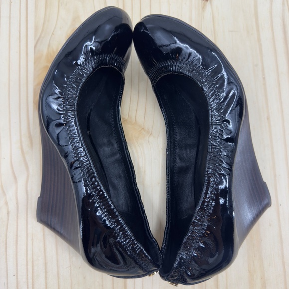 TORY BURCH Wedge Pumps Black Eddie Round Toe Heel Sz 6.5 Shoes - Picture 11 of 13